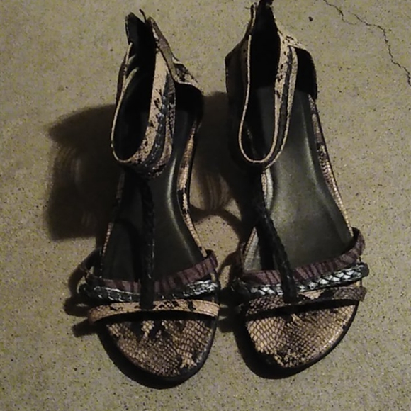 Beige, gray , and brown snakeskin pattern sandals - Picture 2 of 5